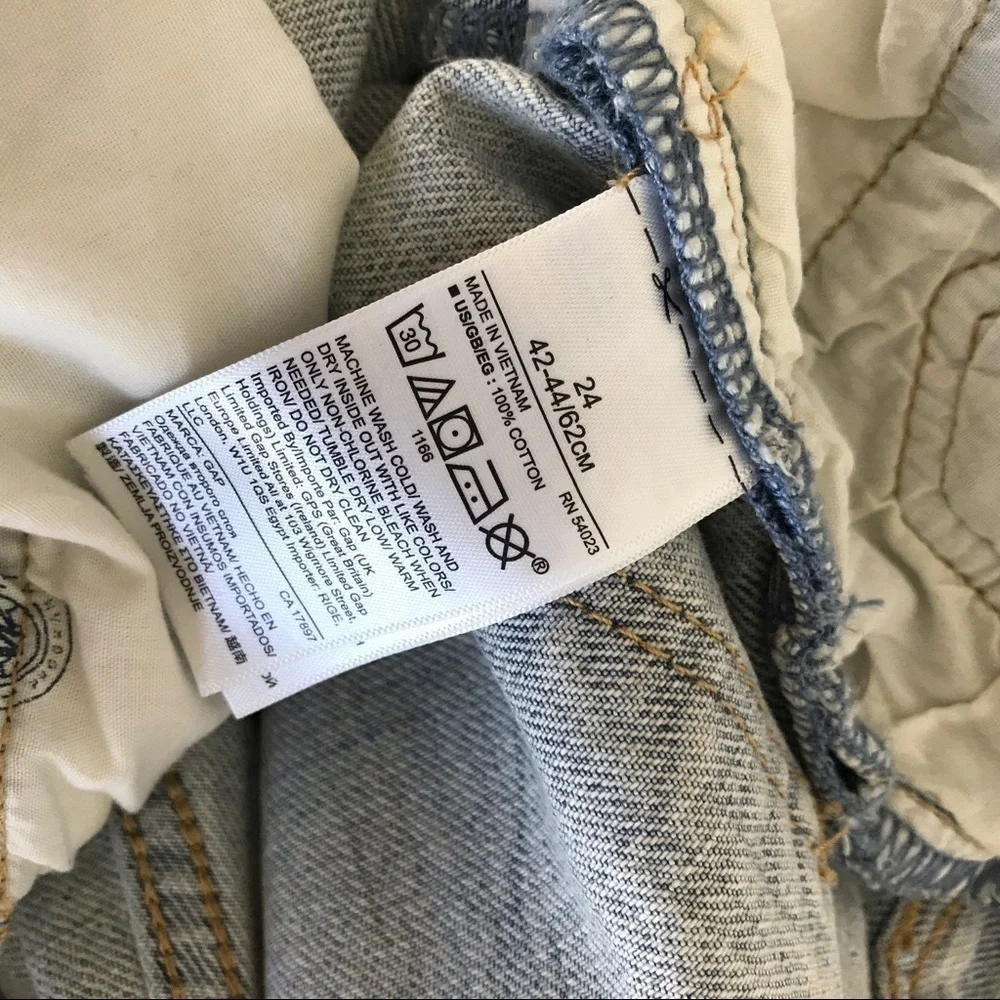Nwot Gap Denim Light Bleach Wash Long Shorts